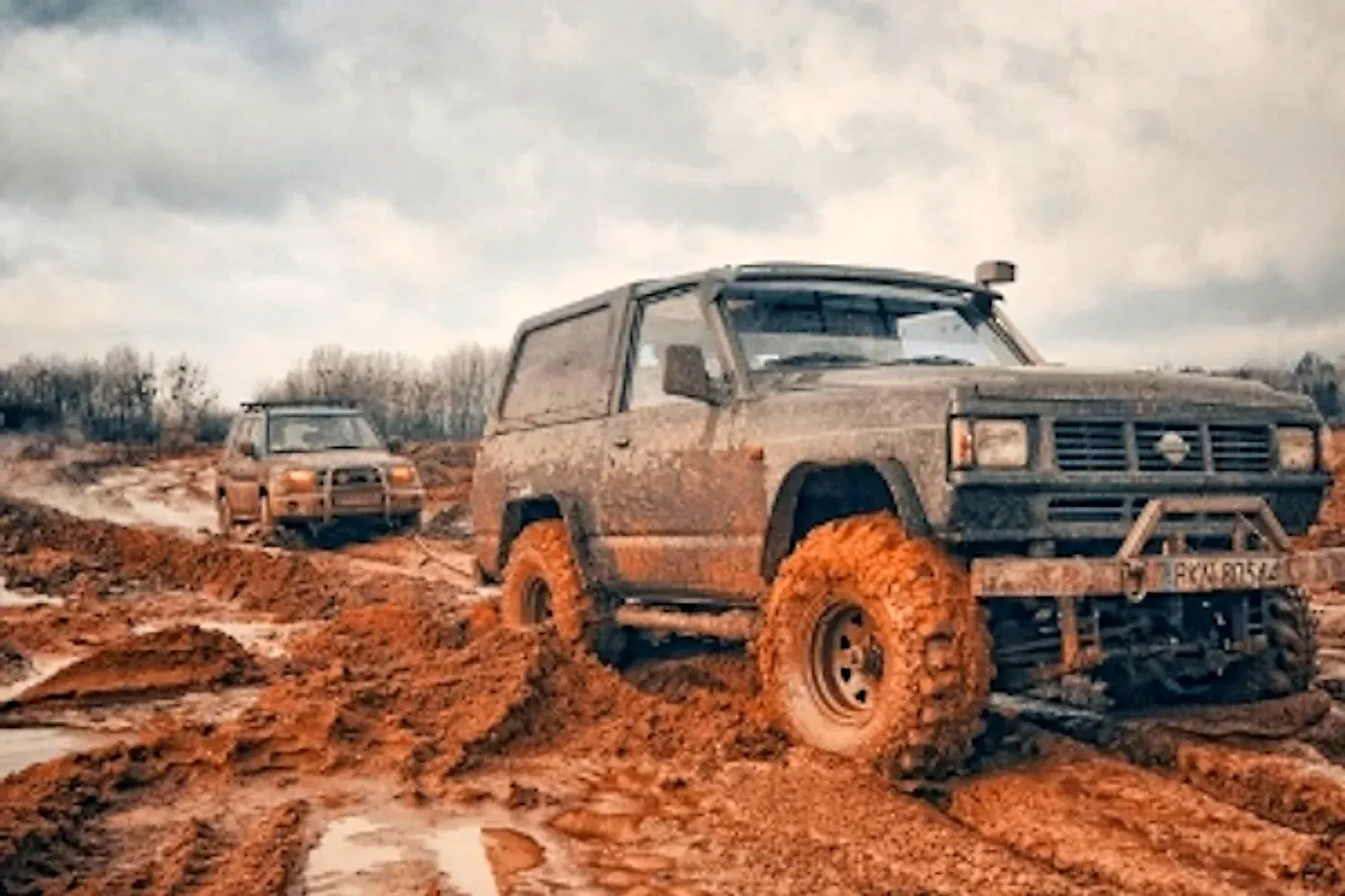 Pick-up 4x4 équipé de chaînes de traction Chaînes Therrien